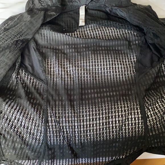 Lulu lemon sweater - Picture 3 of 4